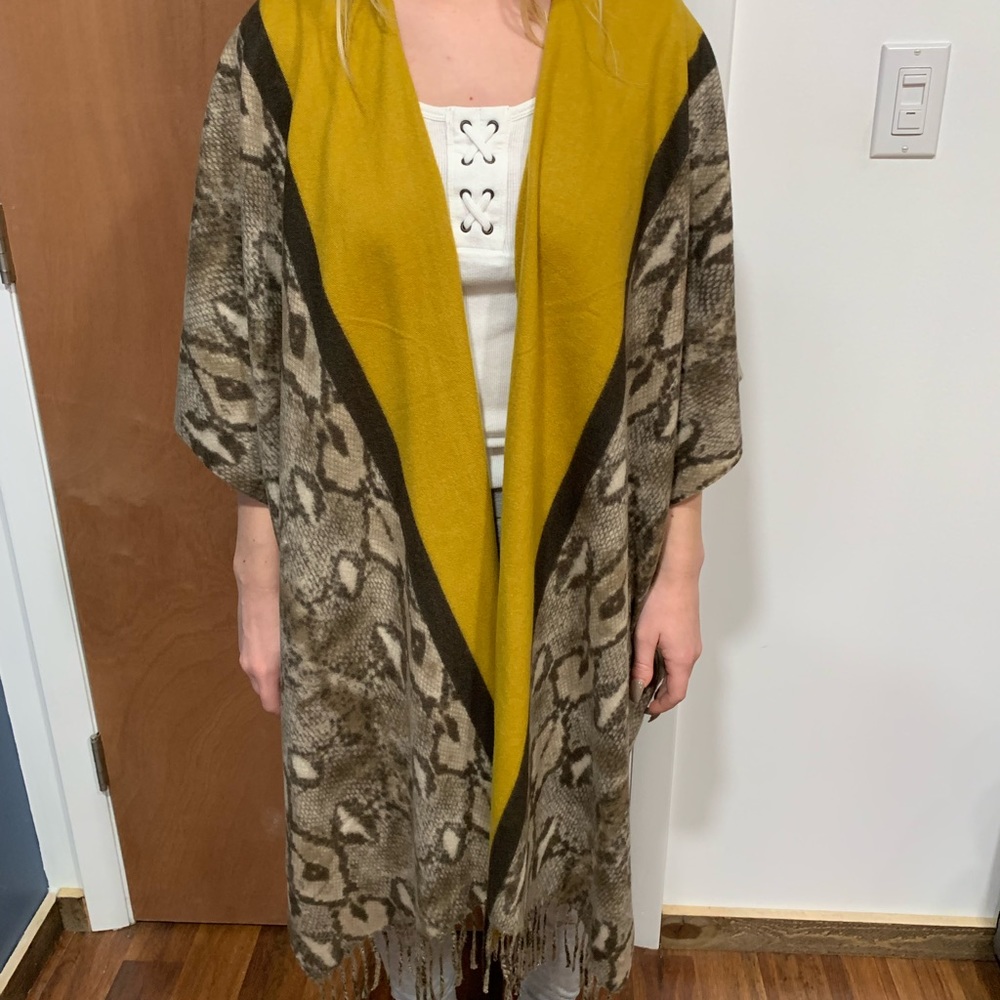 Poncho one size fits all , animal print